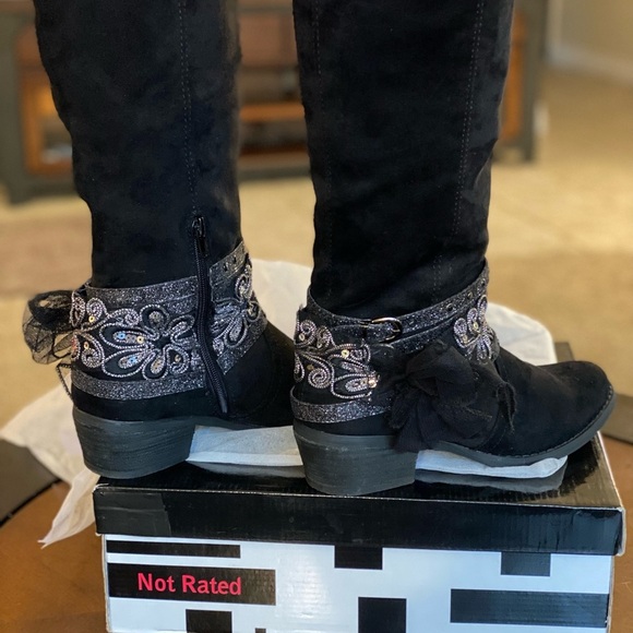 Midnight Dream Boots - Picture 10 of 17